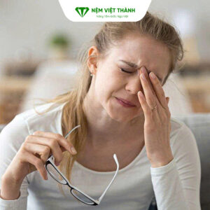 Căng thẳng và stress dẫn đến mắt của bạn vẫn bị thâm dù cho có ngủ đủ giấc Căng thẳng và stress dẫn đến mắt của bạn vẫn bị thâm dù cho có ngủ đủ giấc