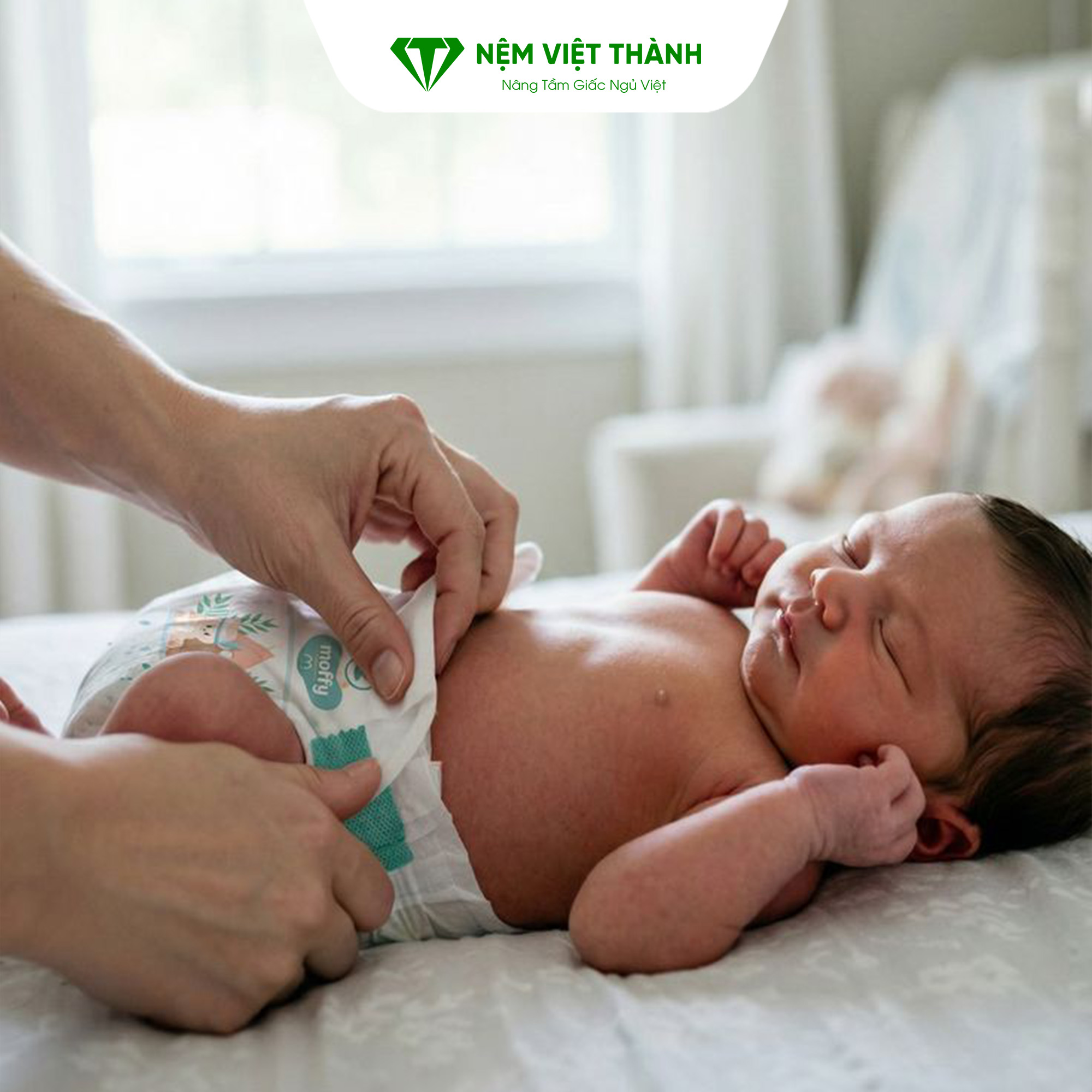 Bé tỉnh giấc khi thay tã theo cách đánh thức trẻ sơ sinh dậy Bé tỉnh giấc khi thay tã theo cách đánh thức trẻ sơ sinh dậy