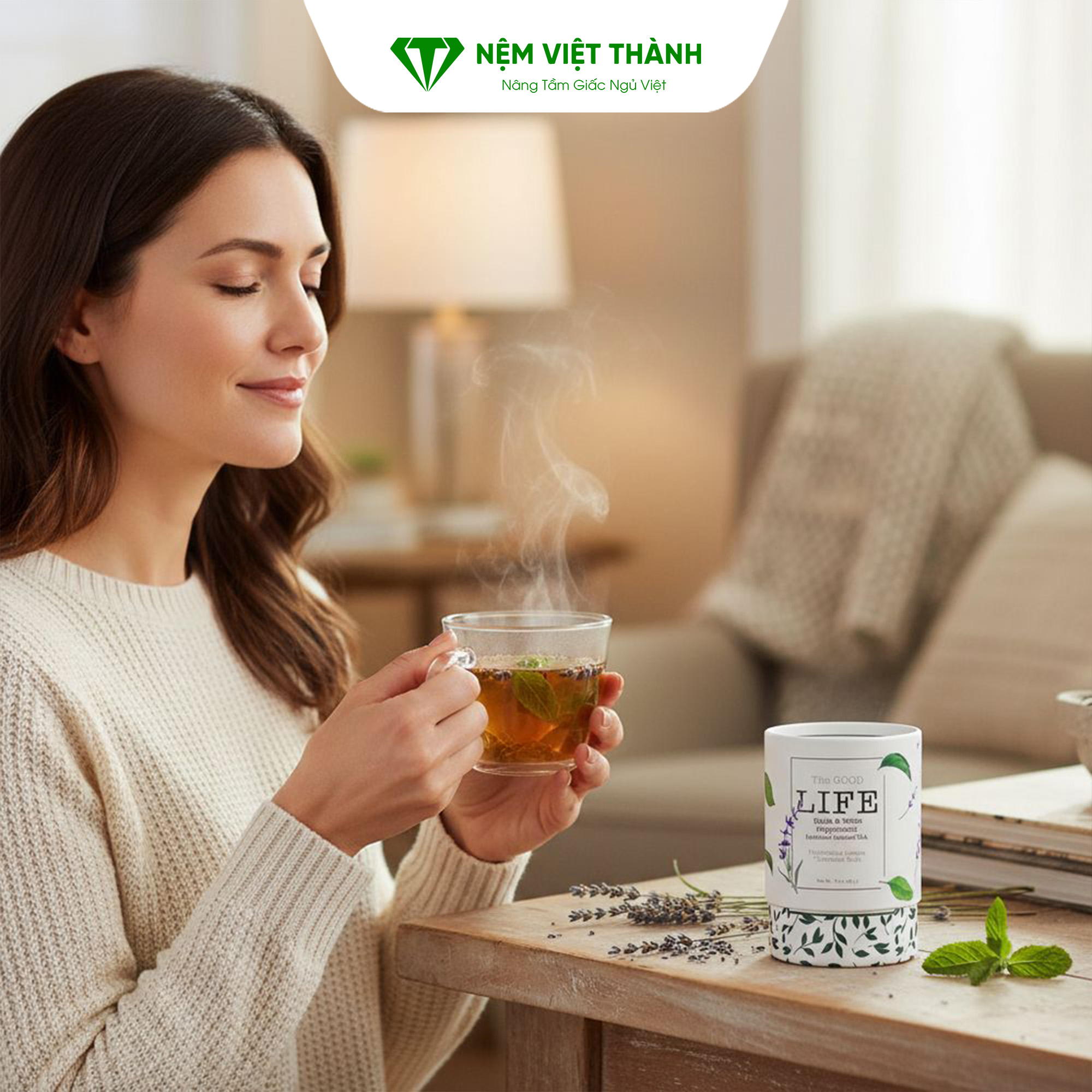 Bạn có thể thưởng thức một cốc trà thảo mộc để giúp cơ thể được thư giãn