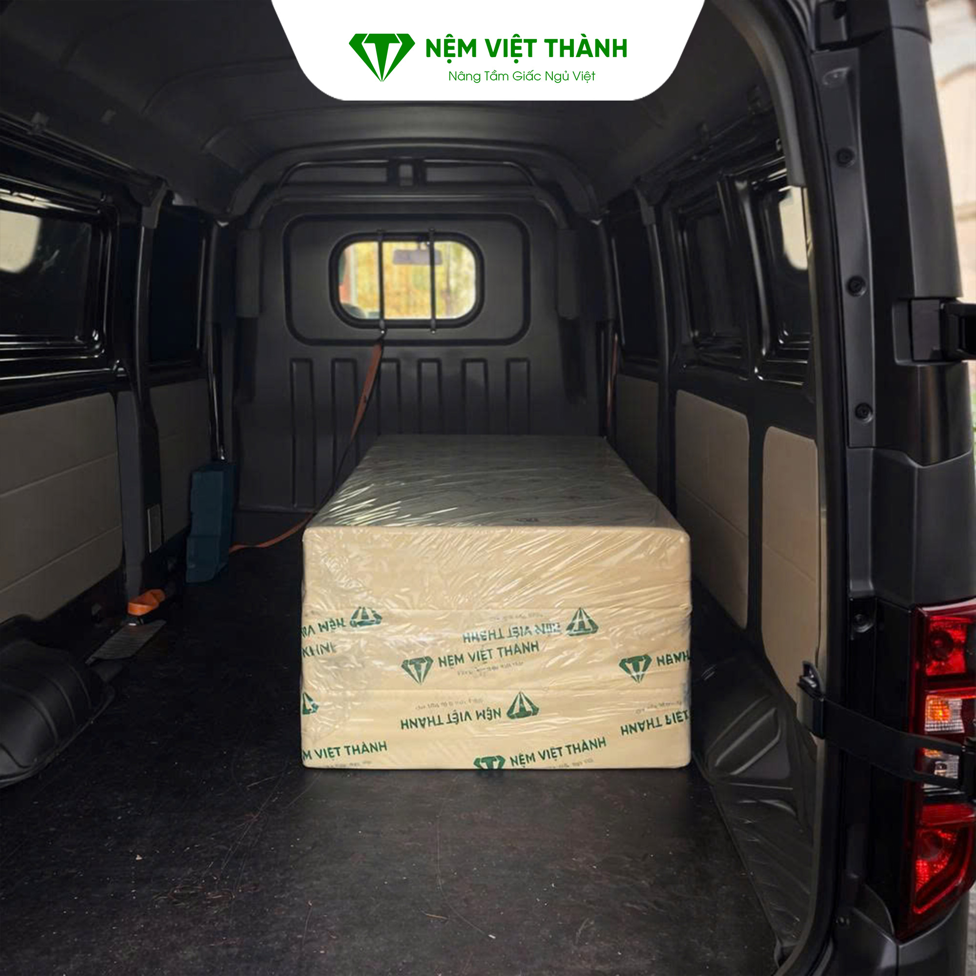 Phương tiện xe tải hỗ trợ vận chuyển nệm đúng cách an toàn