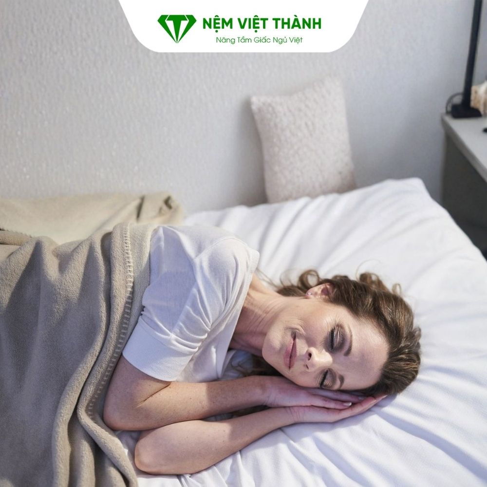 Nằm ngủ không gối có tốt không?