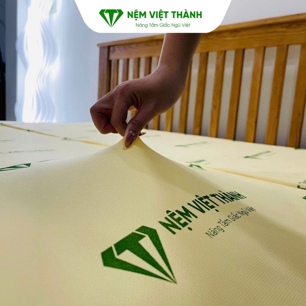 Câu trả lời ngắn gọn cho câu hỏi nệm foam có mùi không là có
