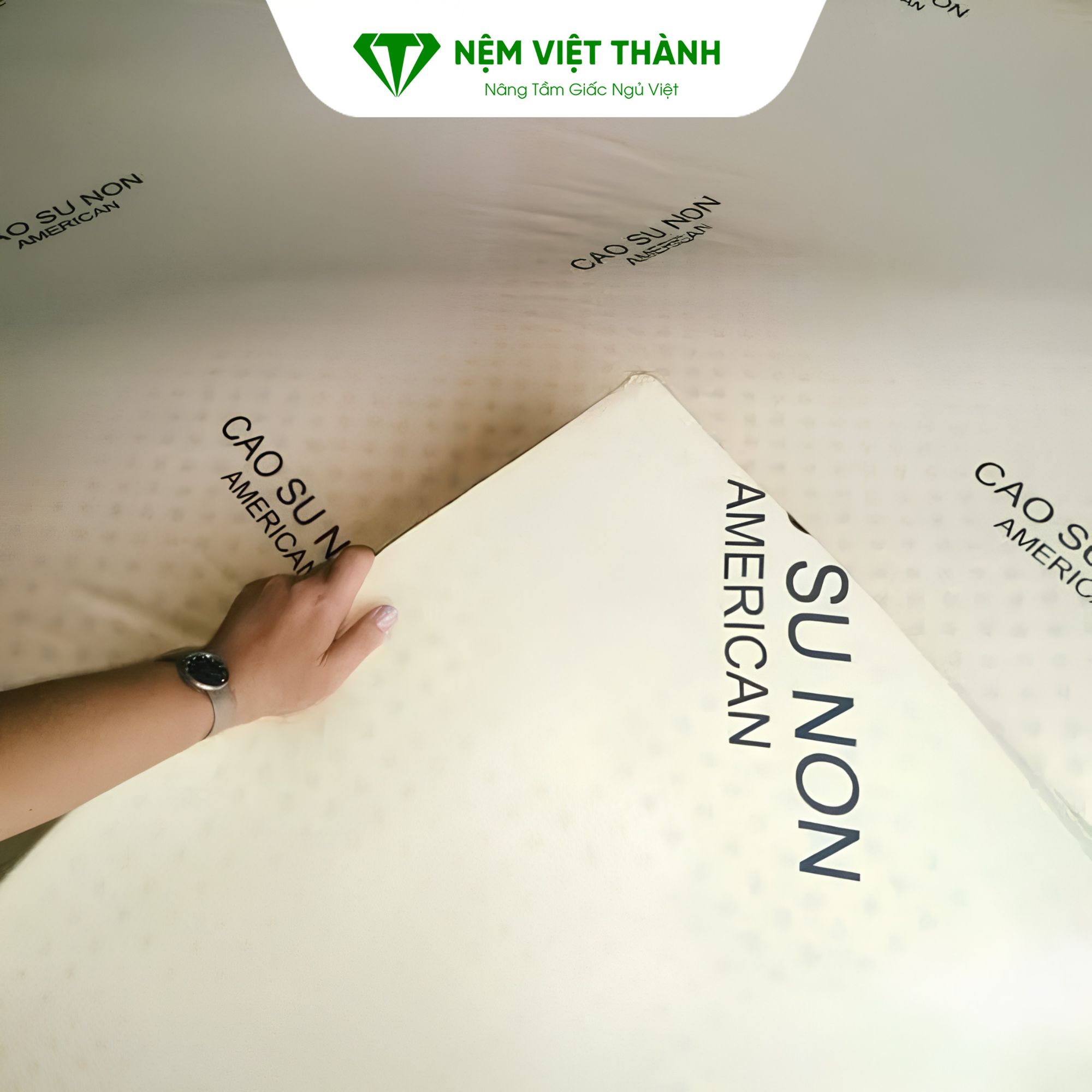 Nệm cao su non gấp 2 dành người thích độ đàn hồi tốt và cảm giác mềm mại khi nằm