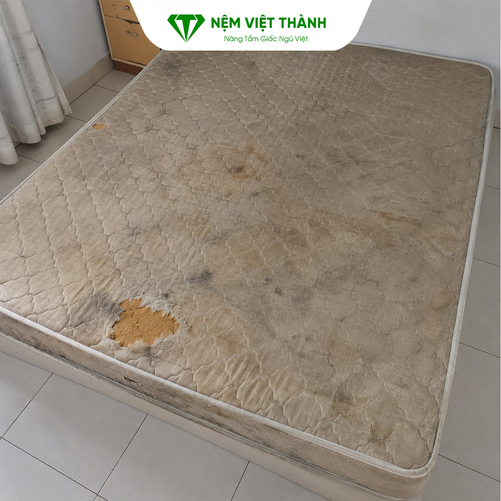 Mua nệm tại những cửa hàng không uy tín khiến nệm nhanh xuống cấp