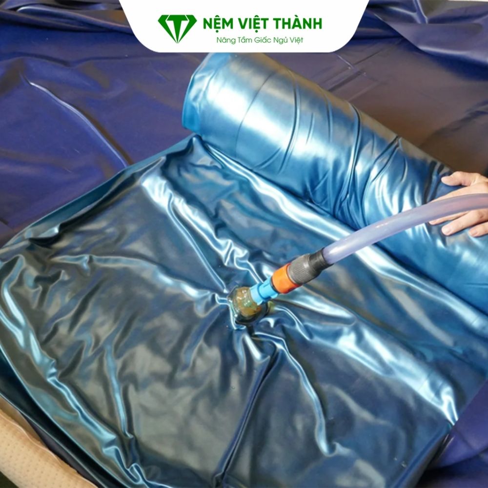Dễ dàng bơm khi dùng và xả nước khi không sử dụng