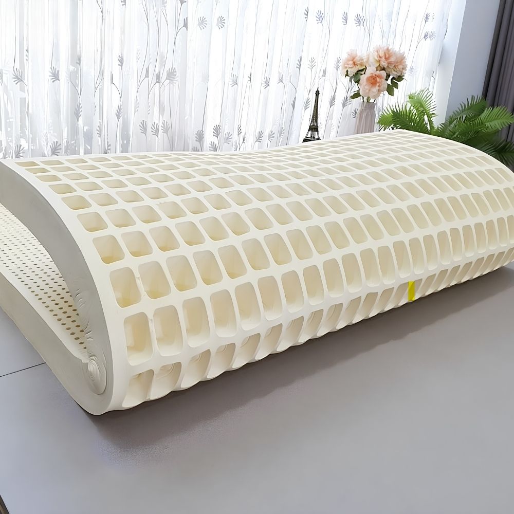 Đặt nệm trên bề mặt phẳng để bề mặt nệm được giữ form dáng tốt hơn