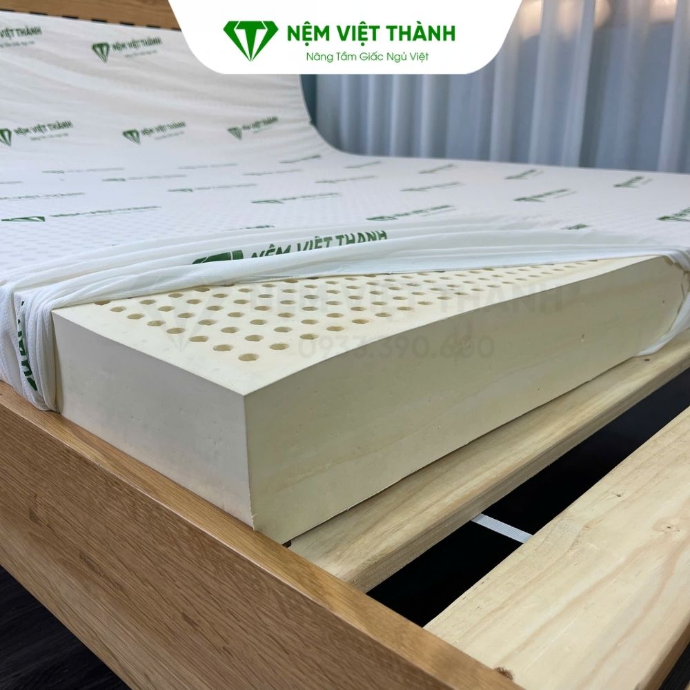 Xoay mặt nệm cao su thiên nhiên thường xuyên trong quá trình sử dụng