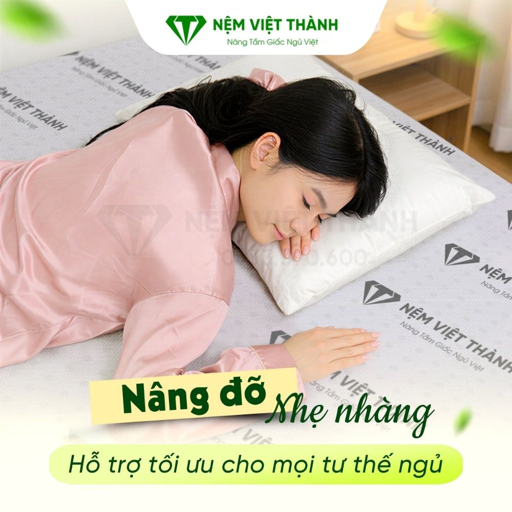 Nằm thử nệm tại của hàng trước khi quyết định mua