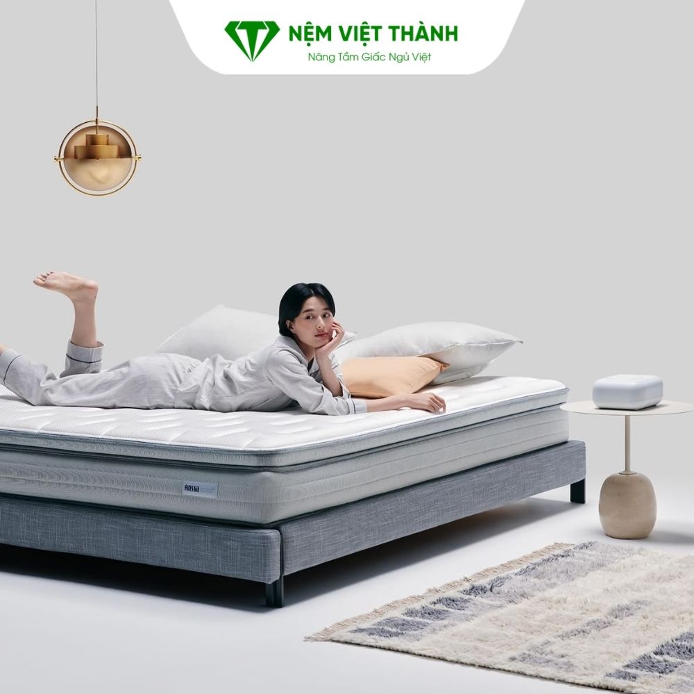 Nệm 1m8 x 1m8 phù hợp với người ngủ một mình nhưng thích không gian rộng Nệm 1m8 x 1m8 phù hợp với người ngủ một mình nhưng thích không gian rộng